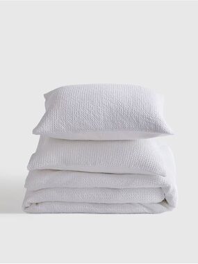 Quince White Organic Luxe Honeycomb Duvet Cover Set